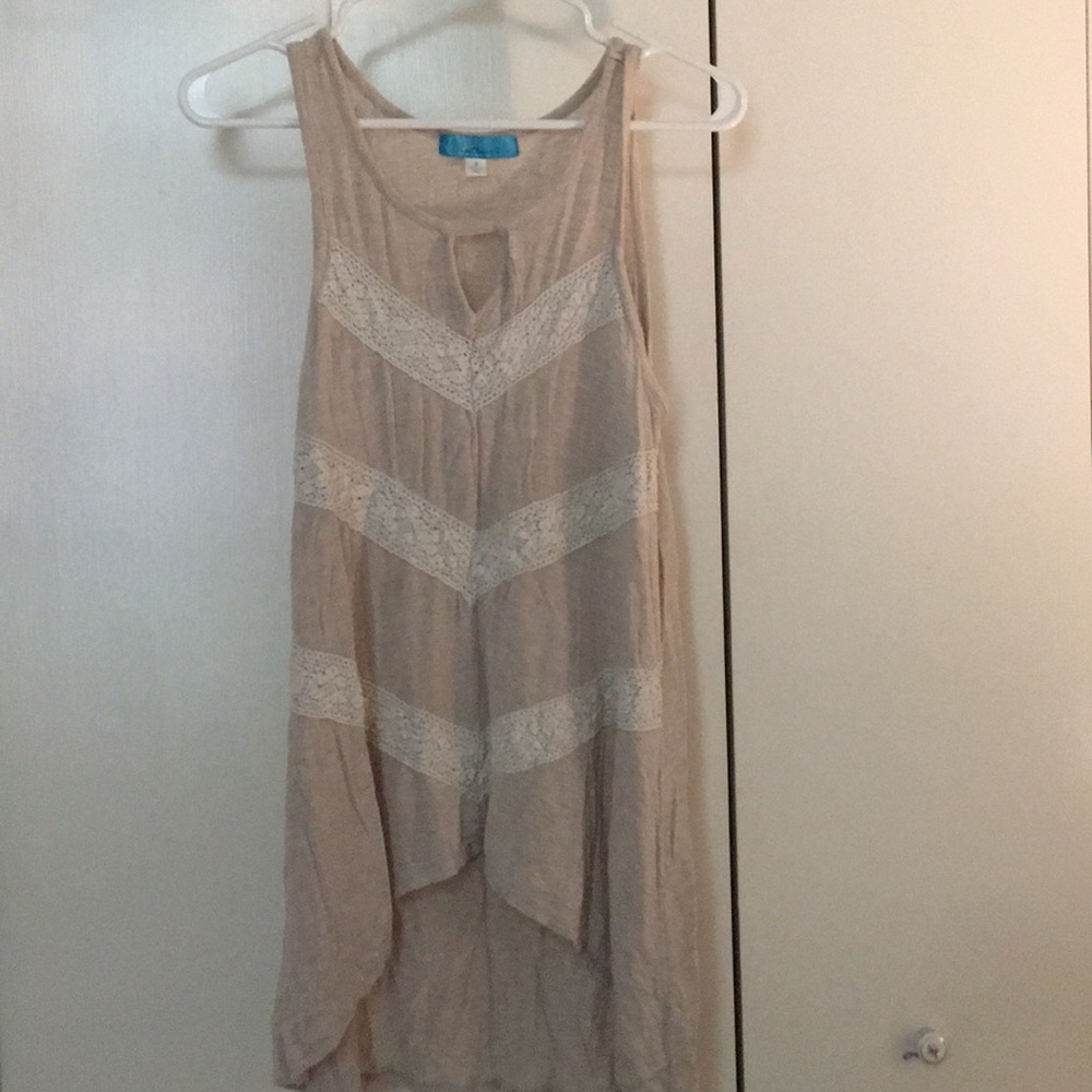 Sleeveless tunic